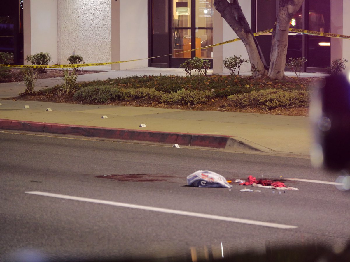 Penmanshipprod's tweet photo. Stanton Ca.
9/24/26

OCSDStanton Night Time Shift.
Crime Scene Investigation of a reported Stabbing.

#penmanshipproduction 
#photojournalism
#onlinenews
#newsonline
#crimescene
@ocregister @latimes @nytimes 
@AP @paythewriter @OCSheriff 
@OCSDStanton https://t.co/z6j2MF57oN