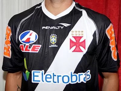 Yuri_pires2's tweet photo. @luisilvasco @futebol_info N era nascido nessa época ? Ou sua memória é seletiva Pinóquio da colina ??  Fora patrocínio da caixa ! Vcs amam se fazer de vítima né !! Pobre coitado https://t.co/MawuMwNRRc