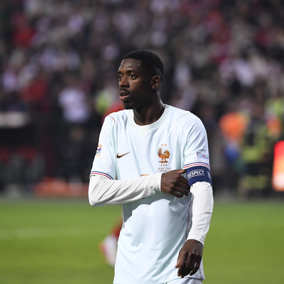 equipedefrance's tweet photo. Ousmane Dembélé a récupéré le brassard ! Ⓒ 🇫🇷 https://t.co/z4tNPtKOh4