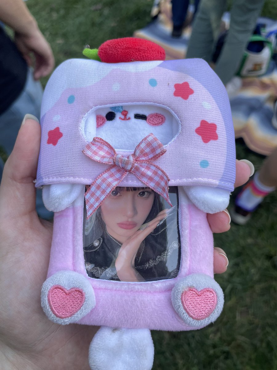 wdzeric's tweet photo. i haven’t been on here in forever but if anyone can help me find the person who lost sullyoon at all things go near the bathroom by the chrysalis stage that would be stunning #missingsullyoon #atg #atgdc #allthingsgodc #allthingsgo https://t.co/U8kJYQ40se
