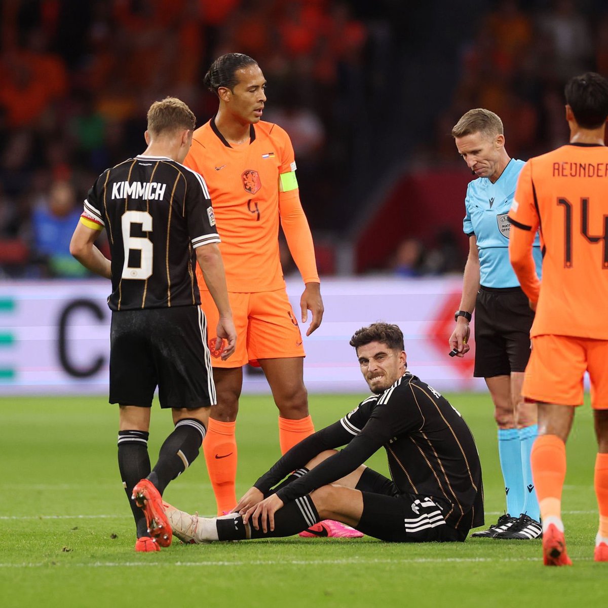 MundoBarcaNews's tweet photo. 🚨🚨 ÚLTIMA HORA: 

LESIONES TRAS LA 2.ª JORNADA DEL PARÓN INTERNACIONAL 🚑

🚑 Kylian Mbappé — enfermedad, no lesión confirmada. 
🚑 Jamal Musiala — rotura de fibras en el muslo derecho. 
🚑 Kai Havertz — lesión muscular. 
🚑 Brian Brobbey — posible lesión en los isquiotibiales. https://t.co/Q1b9qI4vRP