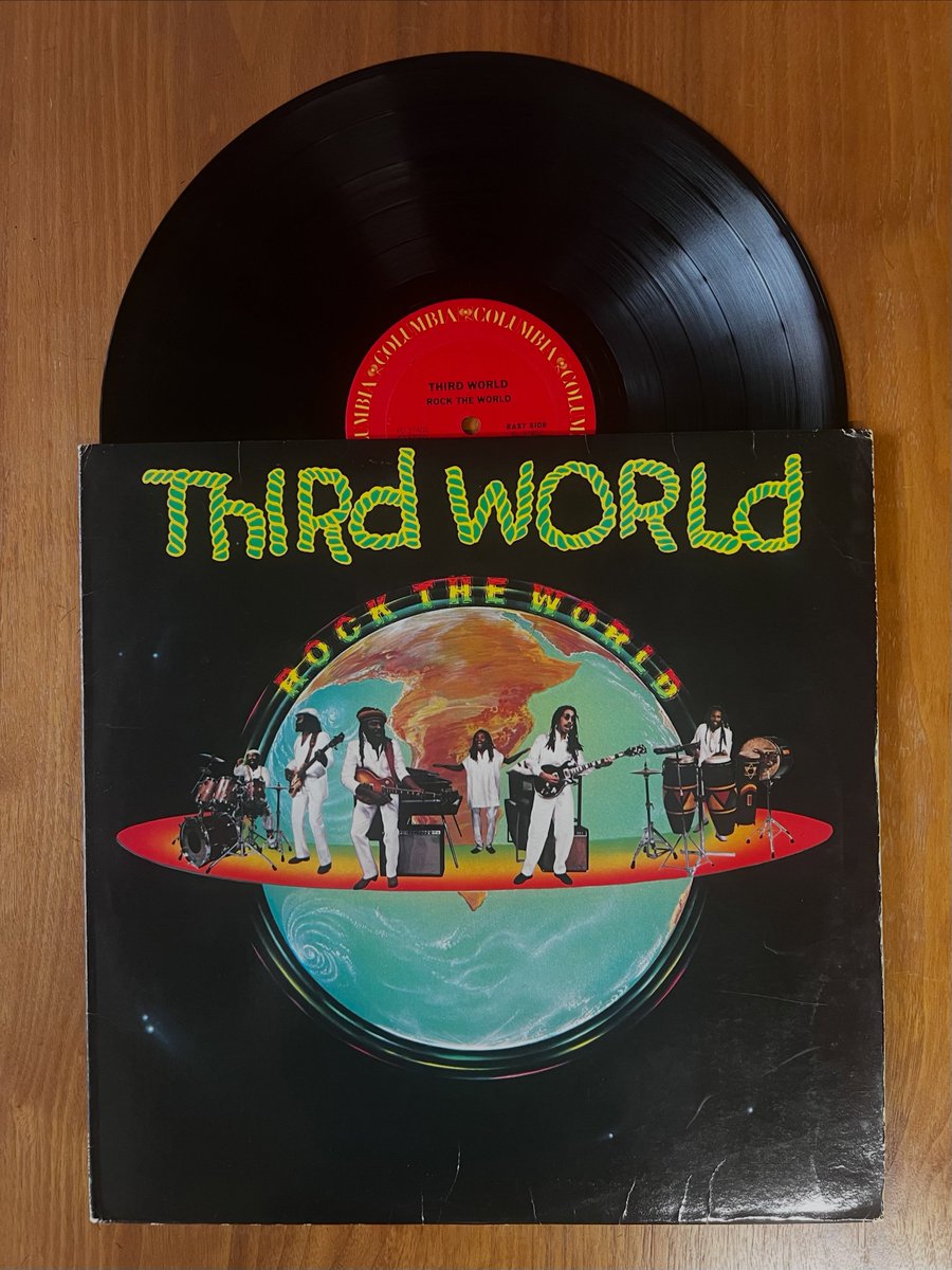 HedyReary's tweet photo. Welcome to my listening room: “Dancing on the Floor” by Third World, released in 1993. https://t.co/88JVL11847