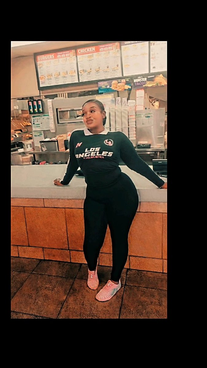 dana_beenbadd's tweet photo. Shook the critics, beat the Feds whatever Sheisty said🫶🏾💕 https://t.co/jqx4r3RvWK