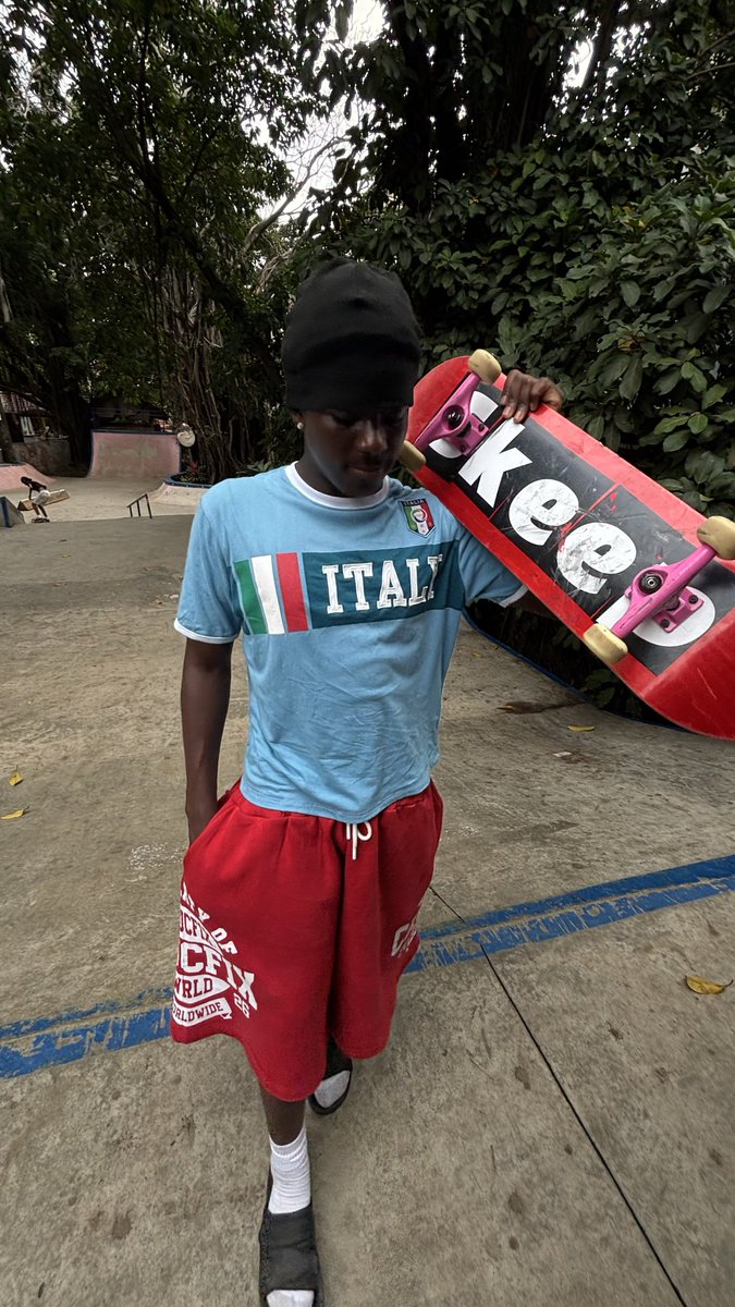 adagzzvanta's tweet photo. Skating skating skating 🛹 https://t.co/wYXjPeC1Rl