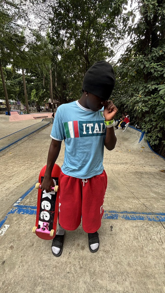 adagzzvanta's tweet photo. Skating skating skating 🛹 https://t.co/wYXjPeC1Rl