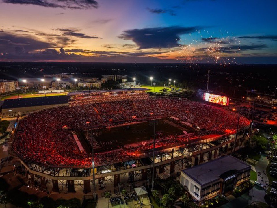 JoJones_9's tweet photo. I will be back in the Bounce House this Saturday with my family, as @UCF_Football takes on TCU. Go Knights⚔️ Charge On. Always grateful for these opportunities. @co_devils https://t.co/oN1IlamCJJ