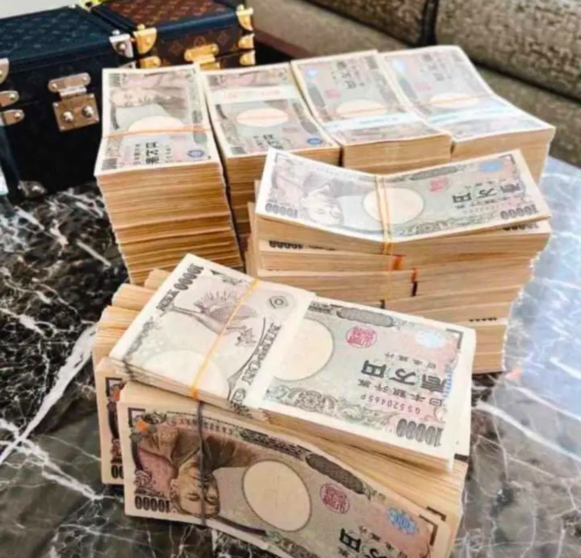 Umiviwo's tweet photo. もし今日、250万円もらえたら何に使う？💴

① 借金を返す
② 投資する
③ 人生をもっと良くするために使う https://t.co/jBR4XlHRJw