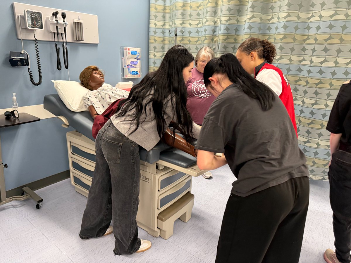TableRockCC's tweet photo. Healthcare Careers students and RSHS Anatomy students toured the Missouri State University Biomedical Sciences Building. They toured the Anatomy, Biomedical Sciences, Nursing, and Dietetics labs. The highlight was holding a human heart and brain! @RSWolves https://t.co/x1tc9V20Oc