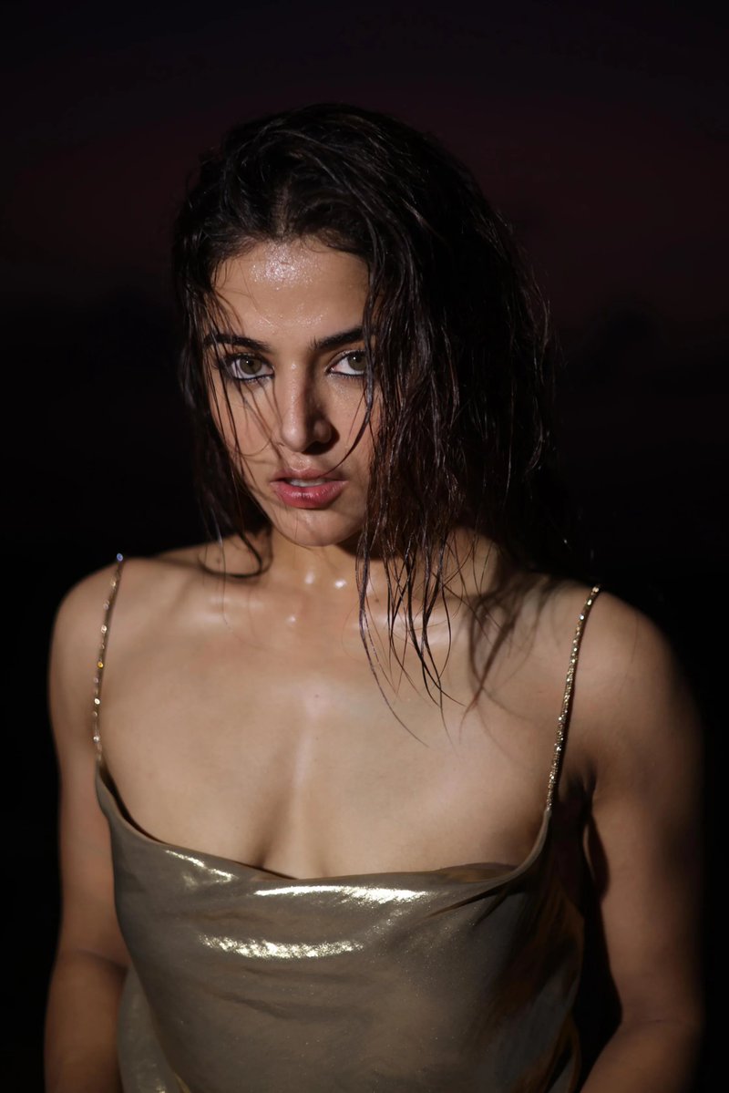 forred0071's tweet photo. Bull ne pakad liya aur saari raat 🍑 maari
He left me all sweaty. 
Harr position mai use karke kehta hai chal 2nd round ke liye ready hoja. https://t.co/LUxTtFQWsi