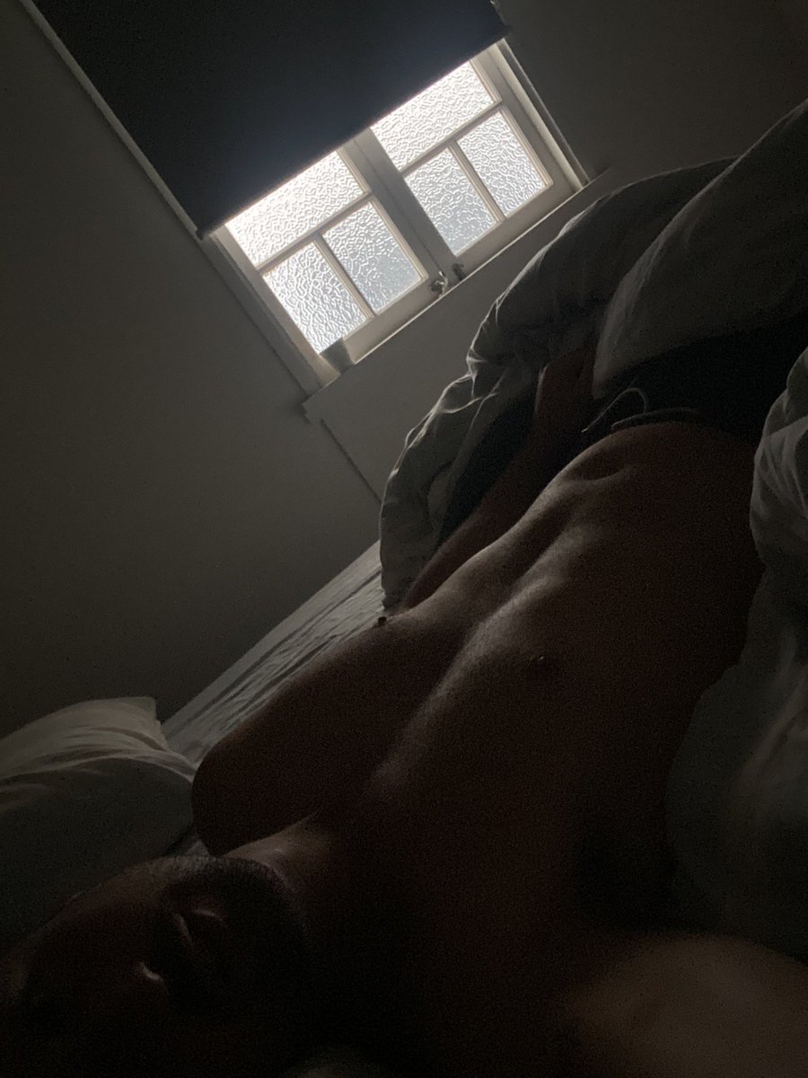 theaussiedilf's tweet photo. Saturday sleep in.. #brisbane #dilf https://t.co/nRlncd02du
