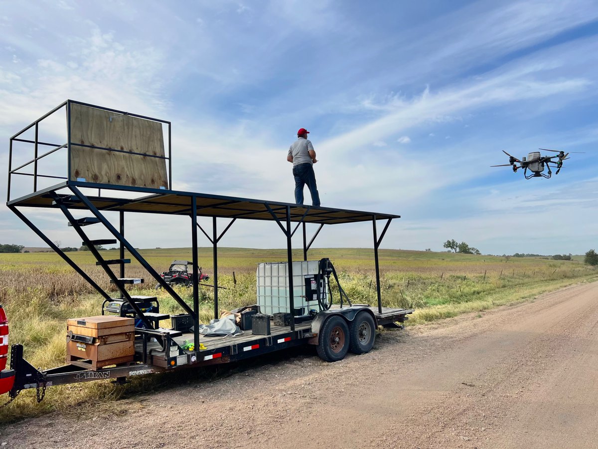 superiorag's tweet photo. Perfect timing ahead of the rain to blow on cover crop seed &amp; try out my flight deck that Superior Industries did a perfect job building #covercrops #djit50 https://t.co/kQdOGyhyvr