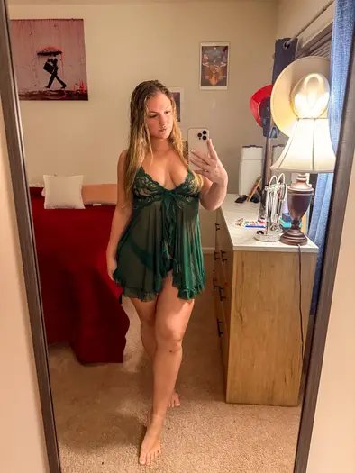 EricaBrandr1's tweet photo. I’m done for the day now, just relaxing at home 🏡 after such a busy day. It feels good to finally unwind and get some much-needed rest. ❤️ https://t.co/9Zaw8N0s72