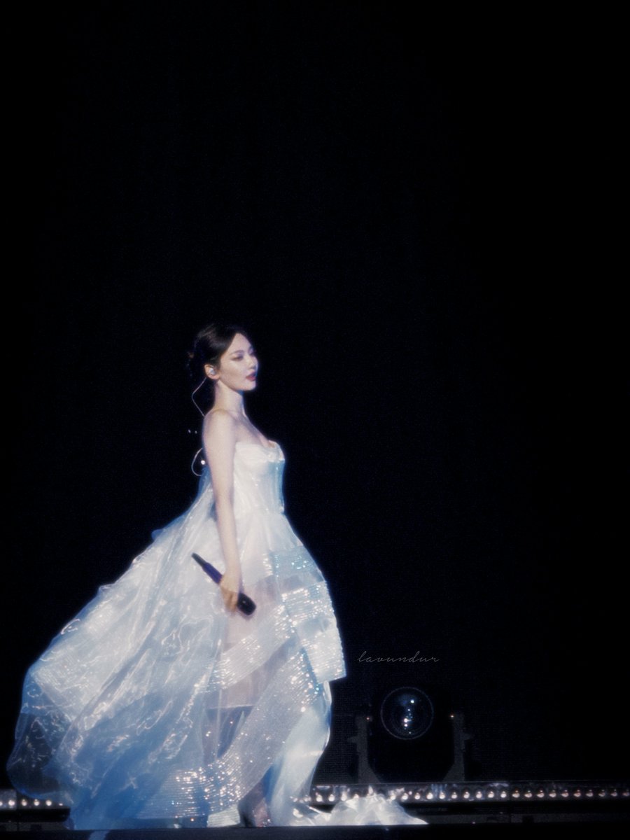 lavundur's tweet photo. ethereal 🩵

#aespa #에스파 #NINGNING #닝닝 #aespa_SYNK_COMPLaeXITY #SYNK_COMPLaeXITYinATLANTA https://t.co/yIZ782WU9F