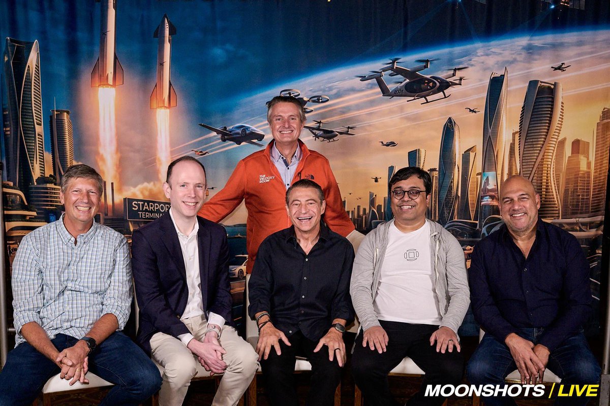 thevelocityroom's tweet photo. The TVR team is on the ground at Moonshots LIVE! A great day being in the room with some of the world's greatest entrepreneurs, builders and creators. @BradTompkins_ @moonshotsio https://t.co/NKDIM9tPHE