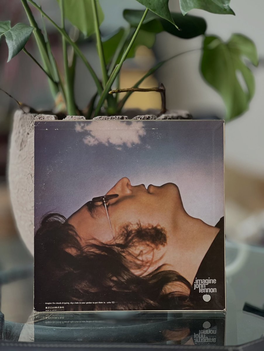 HedyReary's tweet photo. Welcome to My Room—an exquisite melody from 1971, performed by John Lennon. https://t.co/JrDCYKLTHz
