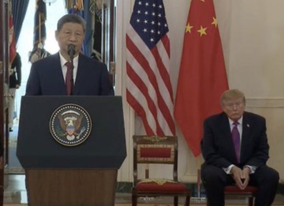 Markfry809's tweet photo. Holy shit…..This imagery is a textbook metaphor for America’s jaw dropping retreat from the world’s stage. https://t.co/oEfSpla4C7