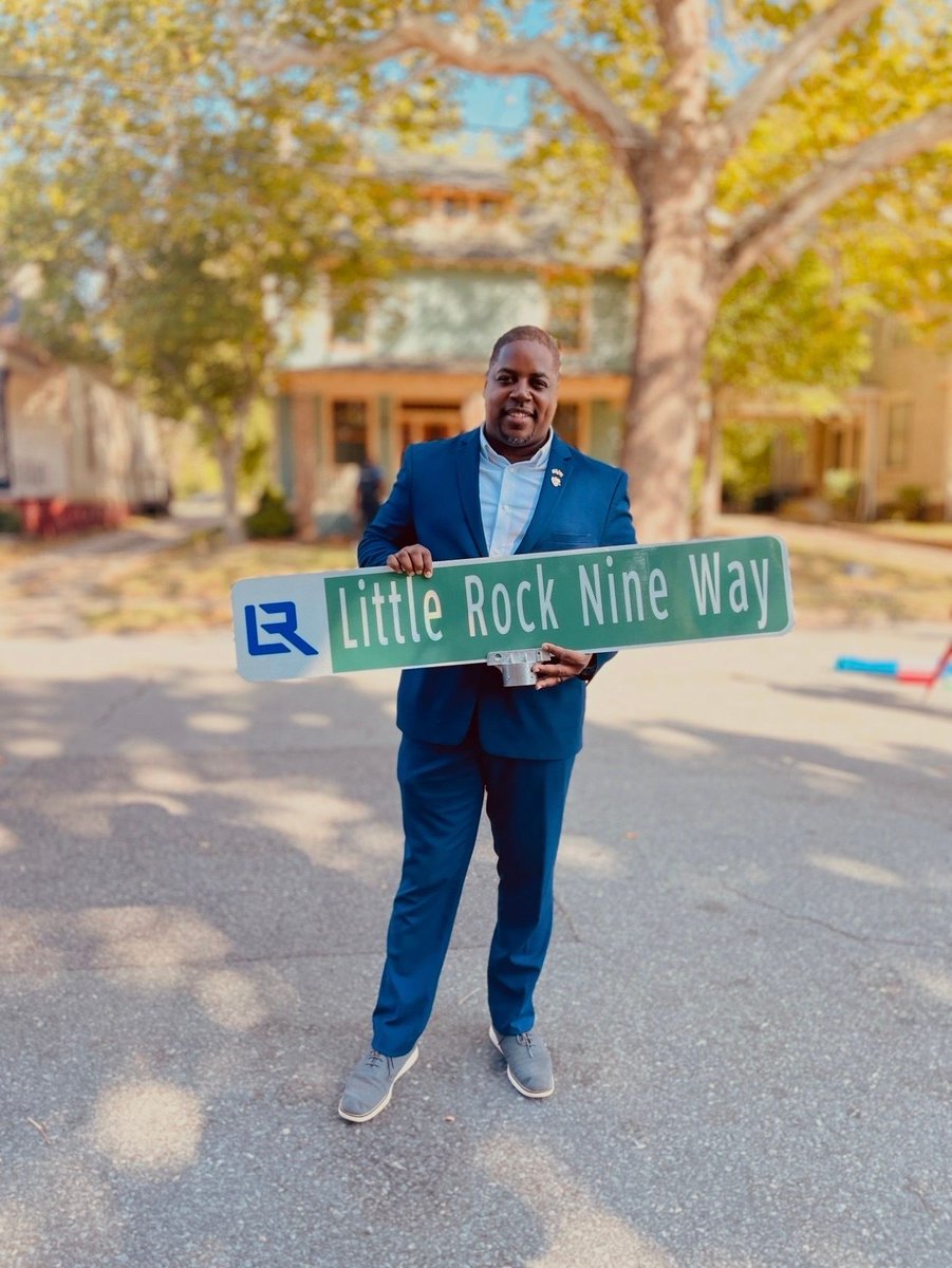 JonesForAR's tweet photo. Today is Little Rock Nine Day, and for me, this history is deeply personal.

I was honored to hold the street sign before it went up! A powerful reminder of the courage of nine young people who helped change our country.

Their legacy reminds us that progress requires courage.

#LR9 #AR02