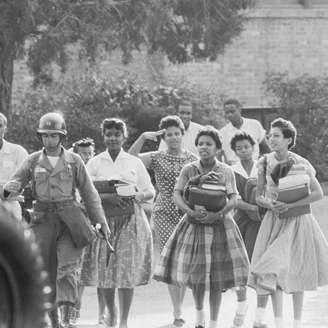 JonesForAR's tweet photo. Today is Little Rock Nine Day, and for me, this history is deeply personal.

I was honored to hold the street sign before it went up! A powerful reminder of the courage of nine young people who helped change our country.

Their legacy reminds us that progress requires courage.

#LR9 #AR02