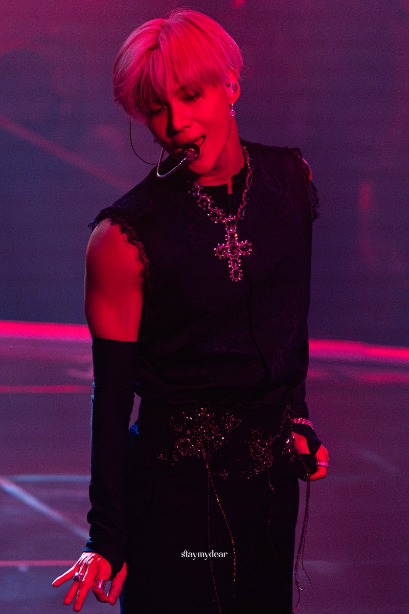 staymydear_tm's tweet photo. 260919 태민 LiMiNaL in Seoul - DAY2
#태민 #TAEMIN #TAEMIN_LiMiNaL
#TAEMINWORLDTOUR https://t.co/iuPU9UuPtz