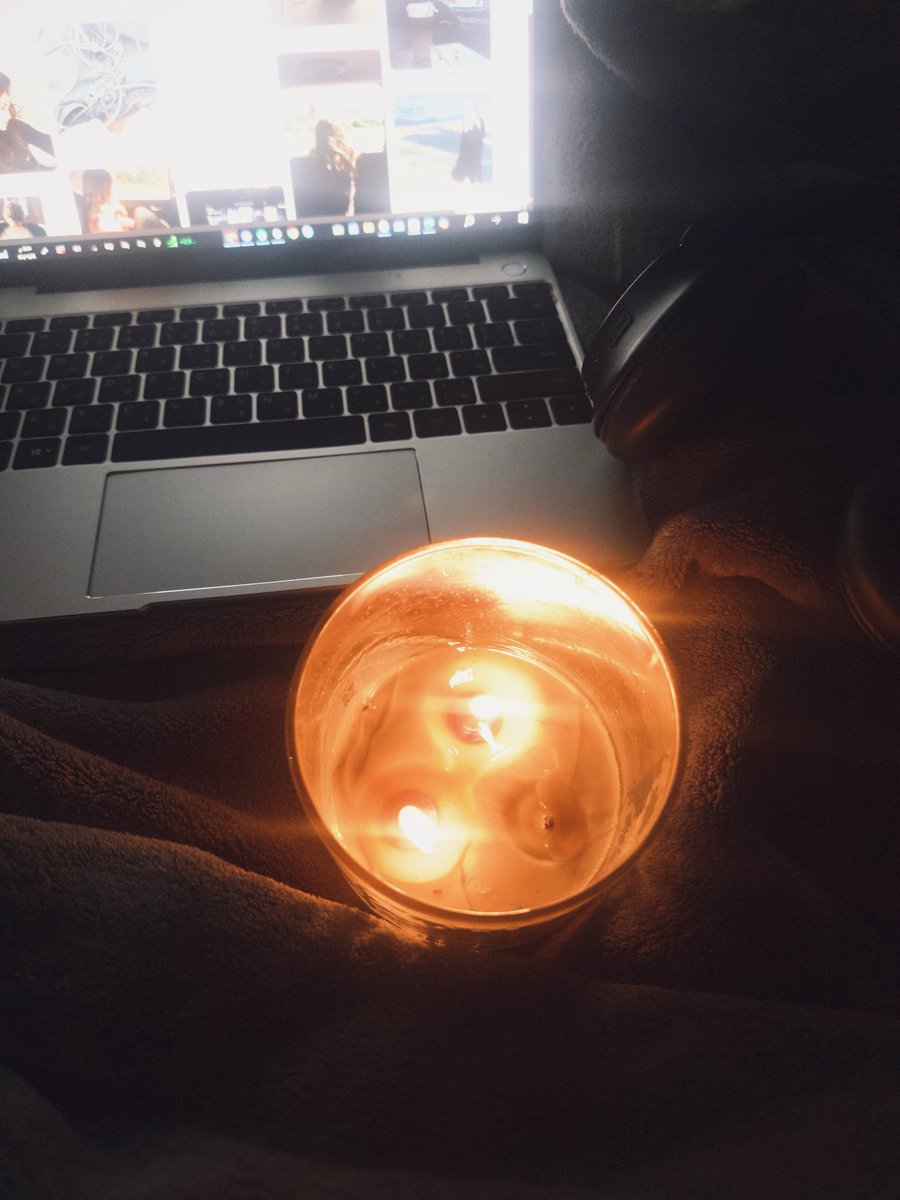 Jayisondndd's tweet photo. my favorite candle is almost gone and somehow that feels personal :(( https://t.co/59n2FFxFVB