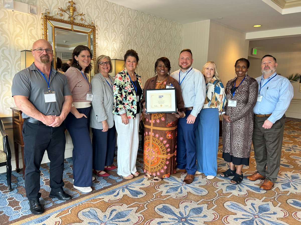 CGTC's tweet photo. CGTC’s Dr. Deborah Burks Honored for More Than Two Decades of Service to SACCR
#yourcollegeforourcommunity https://t.co/zCZxqdmUOP https://t.co/BbXfJ7dNLC
