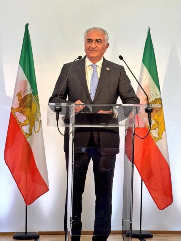 HolyStar2B's tweet photo. @CancilleriaCol @infopresidencia @ABDELAESPRIELLA @ViceColombia @jrestrp We, The Nation Of Iran, Are In The National Lion And Sun Revolution Under The Leadership Of His Imperial Majesty Reza Shah II.
We Fight, We Die We Will Take Iran Back.
This Is The Final Battle; Pahlavi Will Return.
#RezaShahTheSecond 
#JavidShah‌‌‌‌‌ https://t.co/8dg4fbfH33