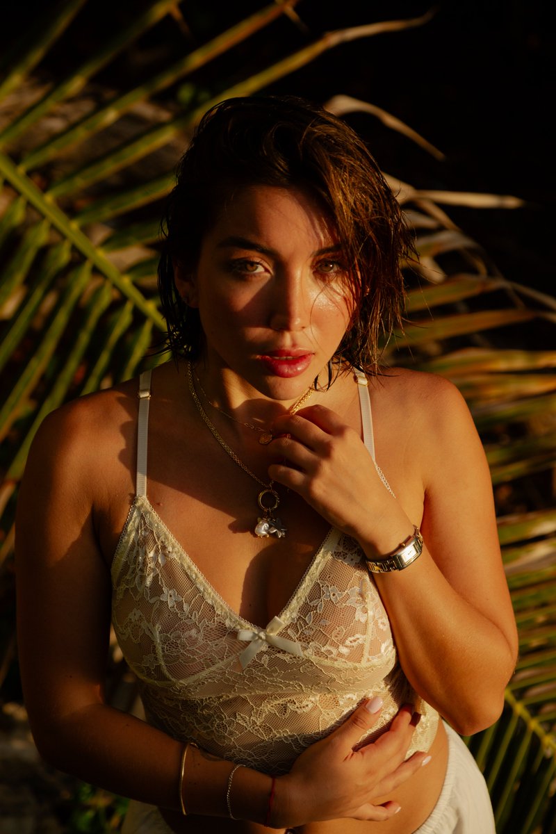 stephy_licea's tweet photo. Hace mucho no posteo por aquí... Esten atentos!
Retweet = Te mando la sesión completa 😘

#Cancún #modeling #Mexican https://t.co/te1TNPLWG9