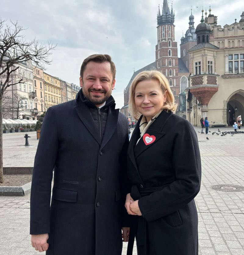 szef_dywizji's tweet photo. HALO, KRAKÓW ‼️

Przypominam, że Monika Piątkowska to koleżanka odwołanego w referendum Miszalskiego

👇 https://t.co/Vemx15L9EV