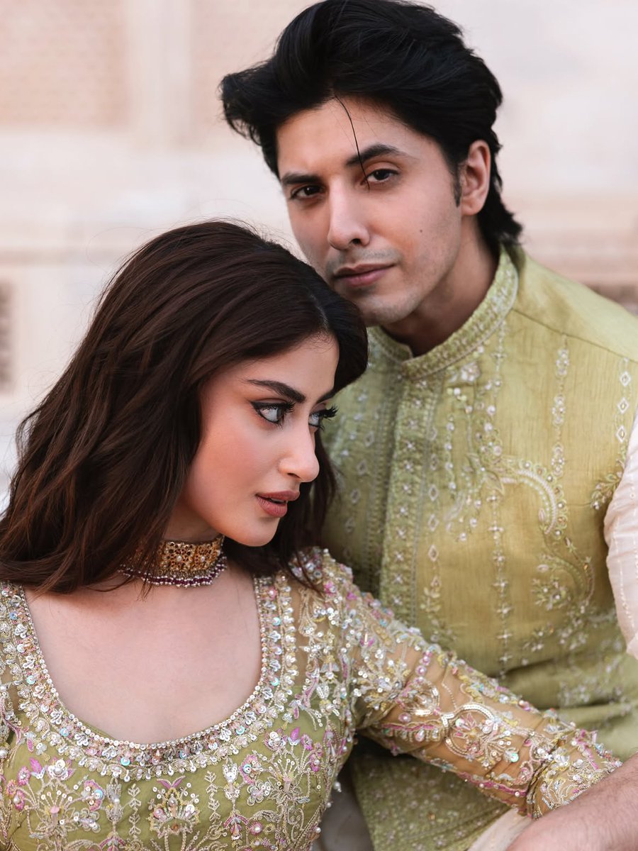 bintahamed01's tweet photo. btw just telling, i didn't forget you removing these pics from the post &amp; reel cover kanwal ji, kindly give us the pics you've gatekept from us pretty please. https://t.co/uTh33wqqsj