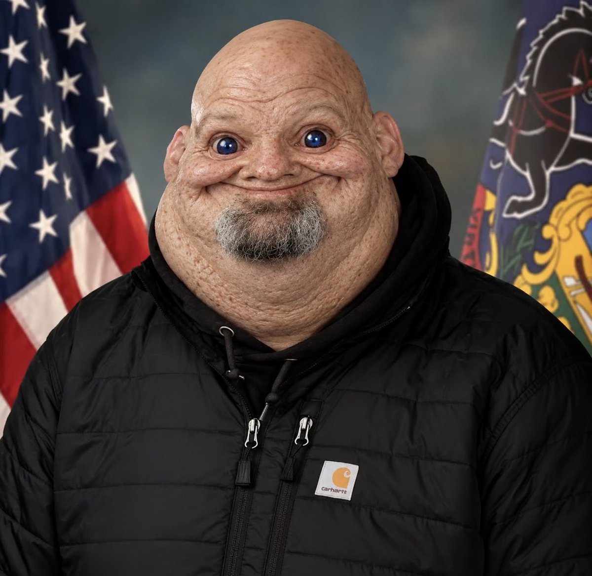 TimHannan's tweet photo. This fucking slug. https://t.co/jyCZzbyzZN