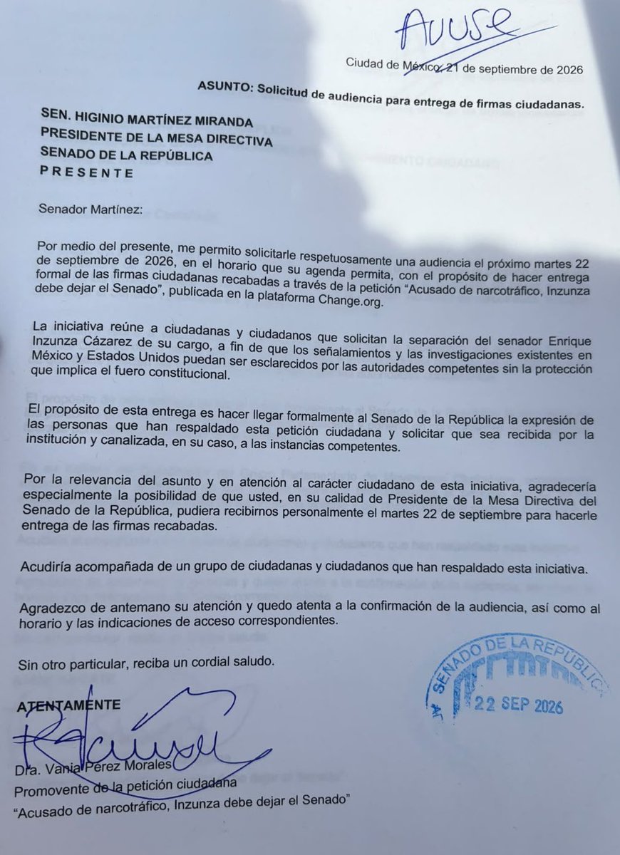 vaniaperezmor's tweet photo. 🚩Que quede constancia: hemos buscado formalmente a los coordinadores de @MovCiudadanoMX, @PRI_Nacional, @AccionNacional y @PartidoMorenaMx, así como al presidente del @senadomexicano, @higinio_mtz.
La mayoría no ha respondido a nuestra solicitud.
Pero el silencio no detiene a la ciudadanía.
Este 29 de septiembre estaremos en el Senado para entregar las firmas y la exigencia de miles de ciudadanos: que el crimen organizado no tenga cabida en la vida pública de México.
Nosotros sí vamos a estar ahí.
¿Quién recibirá a los ciudadanos y nuestras firmas? ¿Responderán públicamente sobre el caso Inzunza o seguirán siendo cómplices con su silencio?