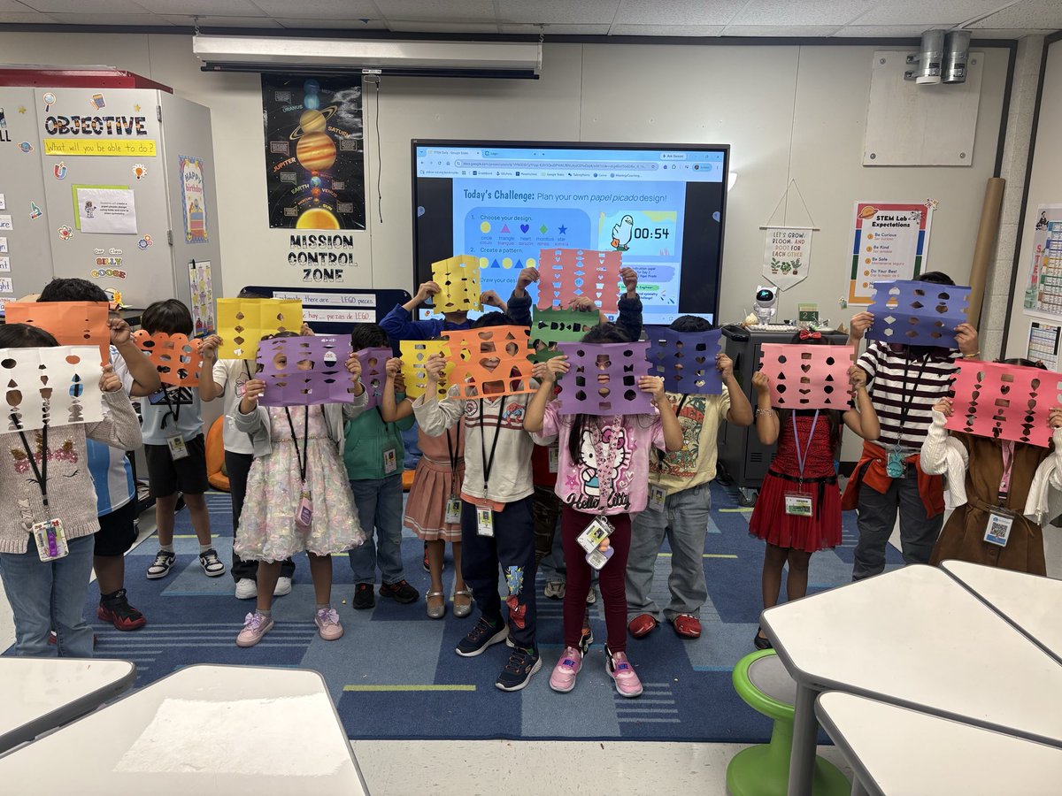 pa6miranda's tweet photo. STEM meets Hispanic Heritage! 🇲🇽✂️ This week students learned about shapes, patterns, and symmetry while designing their own papel picado!  @ErmelES_AISD @MsLBrooks1 @lizjanec 

#STEM #HispanicHeritageMonth #PapelPicado https://t.co/UImoXmdIJ8