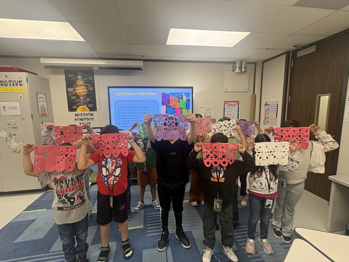pa6miranda's tweet photo. STEM meets Hispanic Heritage! 🇲🇽✂️ This week students learned about shapes, patterns, and symmetry while designing their own papel picado!  @ErmelES_AISD @MsLBrooks1 @lizjanec 

#STEM #HispanicHeritageMonth #PapelPicado https://t.co/UImoXmdIJ8