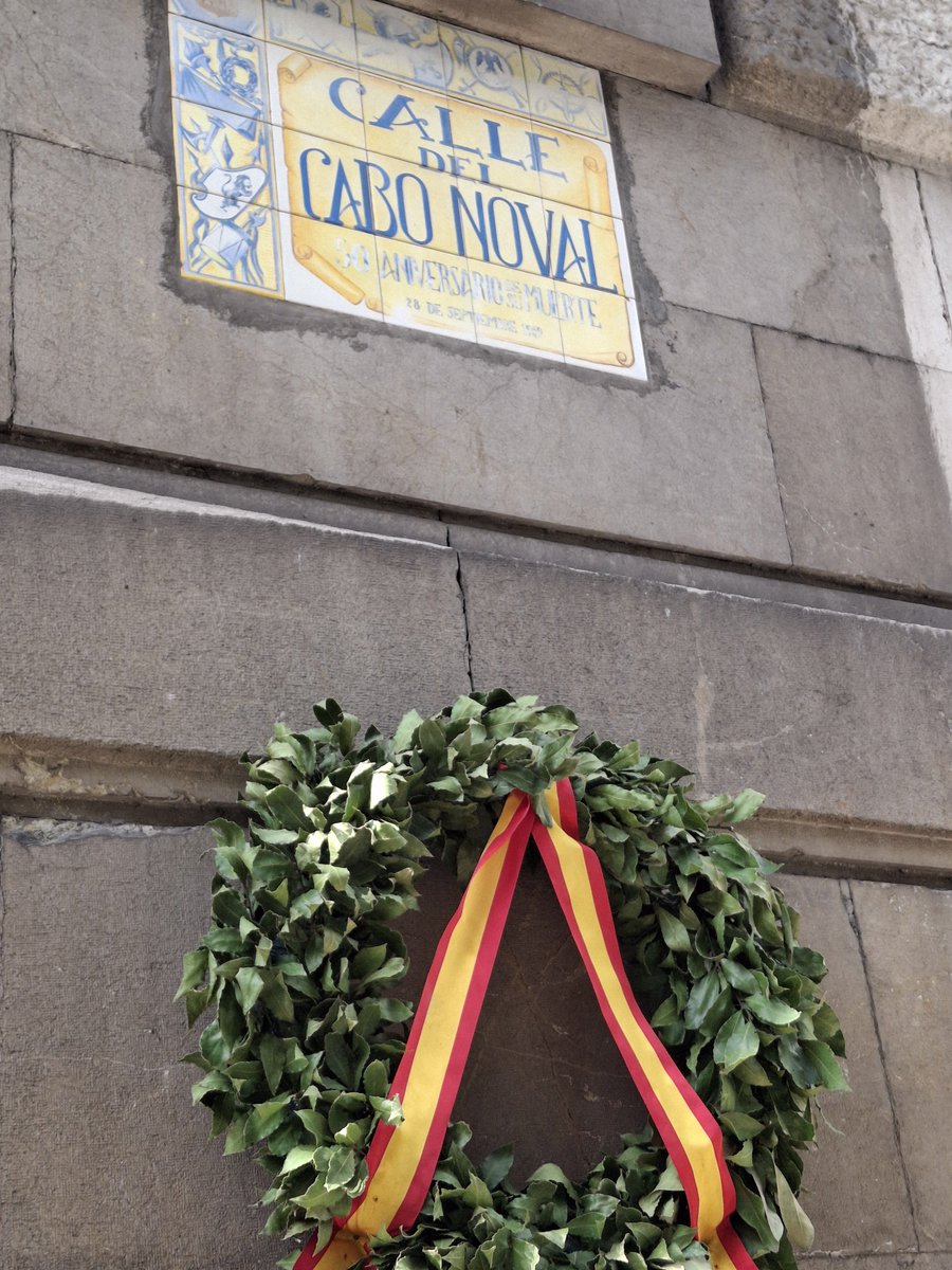 s_peralta_l's tweet photo. "¡Tirad, que vengo entre moros! ¡Fuego! ¡Viva España!".

Hoy se ha rendido homenaje en Oviedo al Cabo D. Luis Noval Ferrao fallecido heroicamente en 1909 en la Guerra de Melilla.

Frente al olvido y el desprecio que pretenden debilitar nuestra soberanía, la figura del Cabo Noval permanece como un faro de la España viva. Su sacrificio nos recuerda que una gran nación no se rinde, no se negocia y no se olvida; se defiende con orgullo, lealtad y el alma puesta en su futuro. 🇪🇸

Oviedo mantiene viva la memoria del Cabo Noval 117 años después de su muerte https://t.co/FENmJhAknL a través de @lanuevaespana