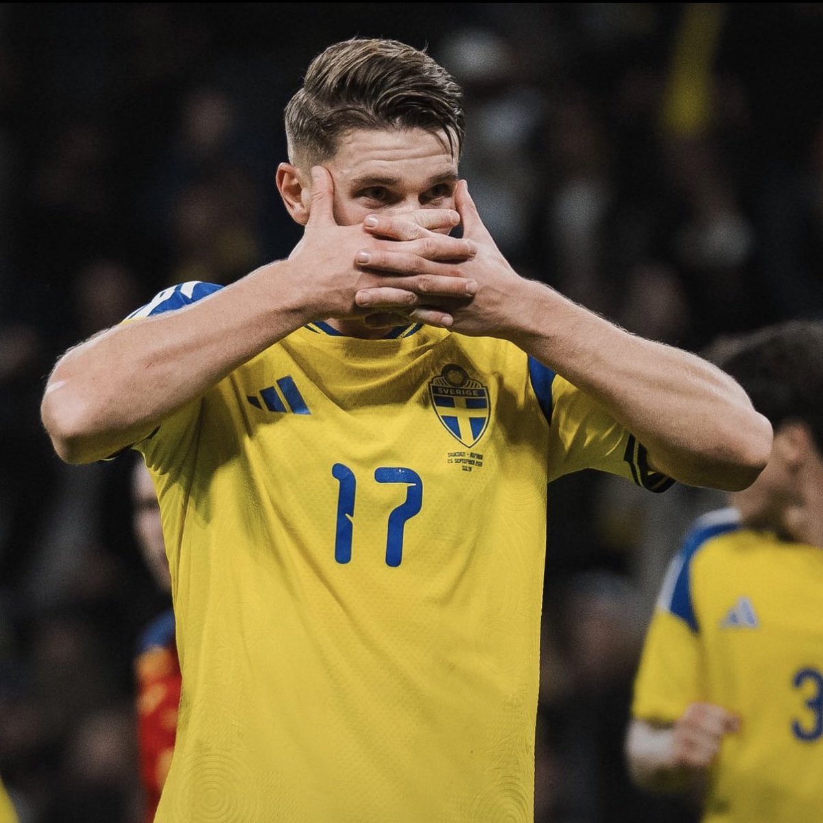 ArminSorkhabi's tweet photo. Solid game from Viktor Gyökeres today looked a bit off at times but created a few great chances hold up play solid and got the goal that was the main objective today can’t complain. Perfect for his confidence if we’re gonna have to rely on him if Kai is still out. https://t.co/maZsYGuJxt