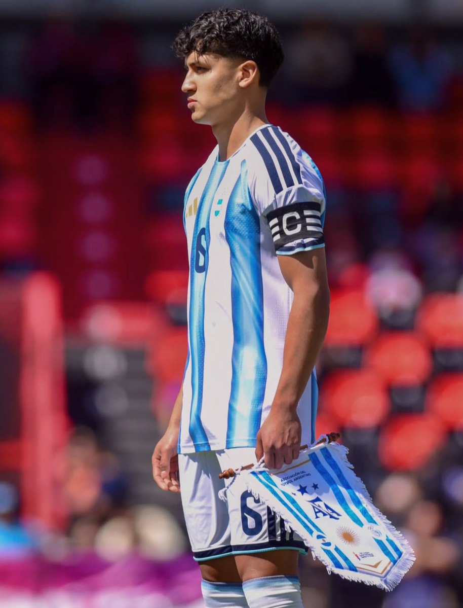 UniversoBoca12's tweet photo. ⚽🥈 La selección #Argentina 🇦🇷 perdió en los penales (5-4) tras el 0-0 en los 90' frente a #Paraguay 🇵🇾 en la FINAL de los Juegos Suramericanos Sub-19 y lograron la medalla de plata.
👏🇦🇷 Felicidades a los pibes por este torneazo que hicieron, a seguir asi!
👏©️ Matías #Satas fue el capitán del equipo, te esperamos en #BocaPredio crack!
#VamosLosPibes 🇦🇷 #JuegosSurAmericanos