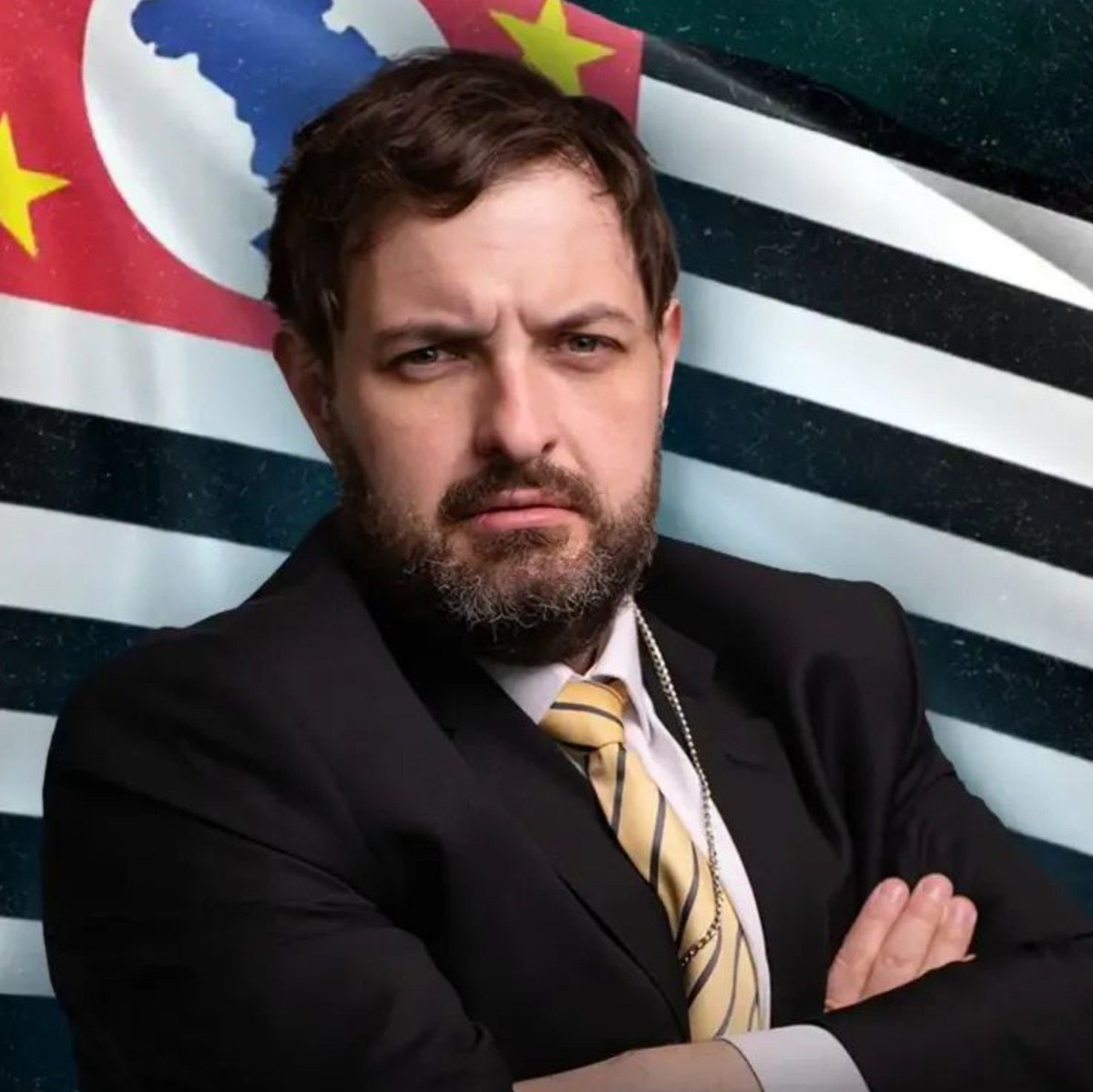 bralternativo_'s tweet photo. 🚨🇧🇷 Paulo Kogos promete criar “legião de advogados” contra o MBL e afirma que bancará defesas com o próprio bolso se for eleito deputado estadual: “A era deles vai acabar”.

Ele prometeu apoio jurídico gratuito a quem for processado pelo grupo. “Se você for vítima de processo injusto por parte do MBL, entre em contato comigo”, declarou.