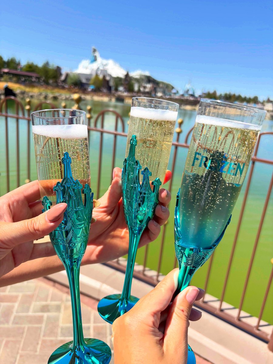 MagicBreaks's tweet photo. As far as Disneyland® Paris POVs go… it doesn’t get much better than this 🥂✨

Have you enjoyed a glass of champagne in Disney Adventure World yet? 👀

📸 Credit: @disneylife_1987

#MyMagicBreak #DisneyAdventureWorld #DisneylandParis #TravelInspo #TravelGoals #HolidayVibes https://t.co/4VGng18QSO