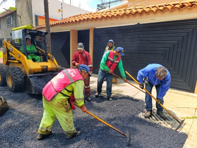 TuAlcaldiaGAM's tweet photo. ¡En GAM estamos recuperando nuestras calles!

En San Juan de Aragón 1.ª Sección, #LaCalleEsNuestra avanza para mejorar vialidades, facilitar traslados y devolverle a la gente calles dignas.

La transformación se construye en territorio, escuchando y cumpliendo con hechos. https://t.co/KVaNEhLVwN