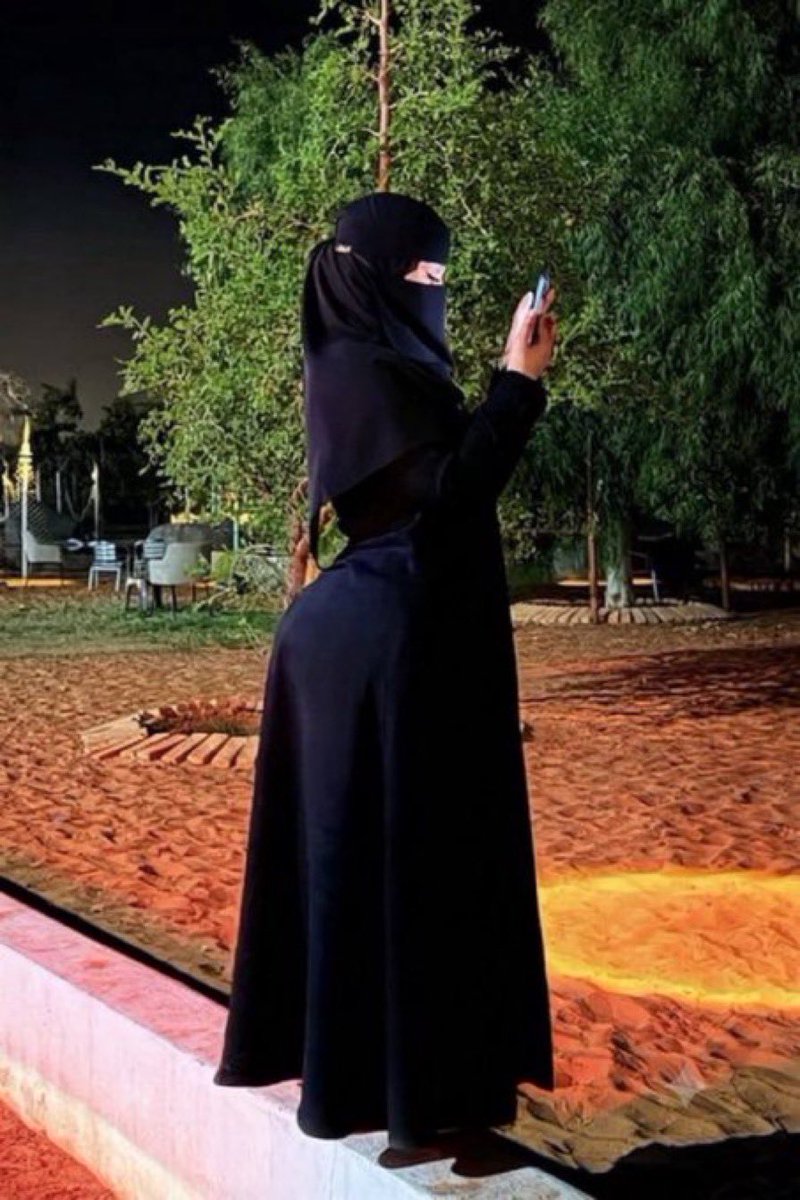 Gygqvk's tweet photo. ويجيك ولدها التعوسي  يقول شيل عينك عنها🤣🍑
والله ما اشيلها وبناظر وعينك تشوف🇸🇦🤫
وانت عارف عاد وش يصير من وراك🫣💦 https://t.co/SbxLKPcxRe