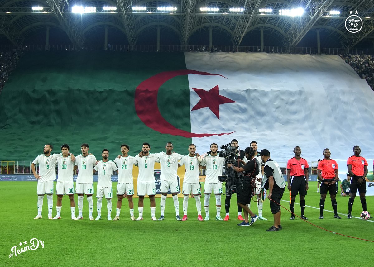 LesVerts's tweet photo. 📸
🇩🇿 🆚 🇿🇲

#LesVerts ⭐️⭐️ | #123VivaLAlgérie 🇩🇿 https://t.co/bJOAgk93Hh