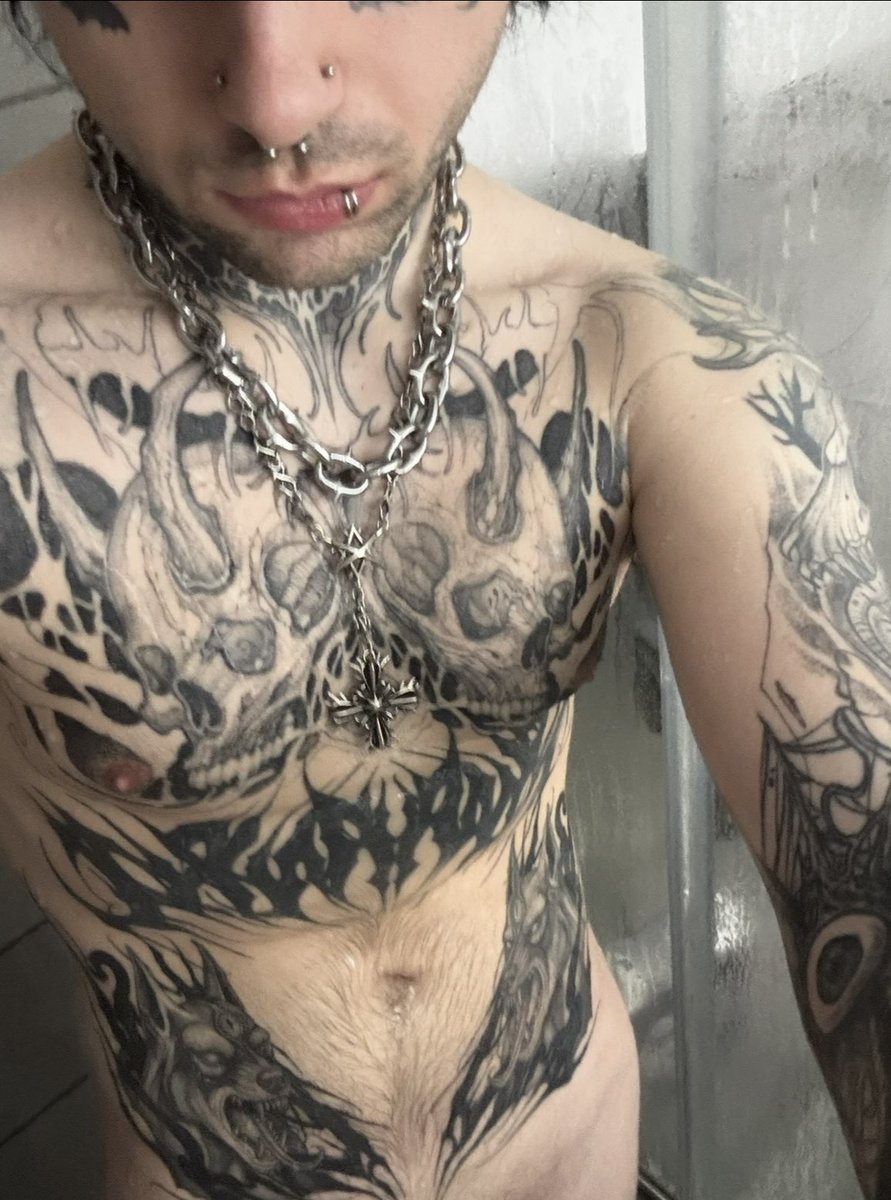 CryyAfterDark's tweet photo. Well hello there 
#alt #emoboy https://t.co/LnHZF5rySB