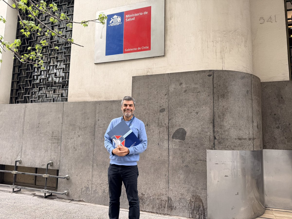 colmedchile's tweet photo. El Pdte. de nuestro Depto. de Medio Ambiente, Dr. Yuri Carvajal, se reunió con autoridades de la División de Políticas Públicas del Ministerio de Salud #DIPOL para abordar materias vinculadas a salud y medio ambiente y avanzar en la generación de un espacio regular de intercambio y colaboración entre ambas instituciones.