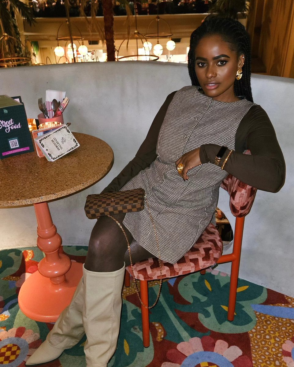 DolorisBilf2's tweet photo. Girls’ night out at The Street Food Club in Breda! Honest review
Food: disappointing—bland, too salty, or overly greasy. Drinks: excellent, including the mocktails. Music: great urban and Afro beats. Decor: beautiful and visually pleasing. https://t.co/zl7uyMiKx0