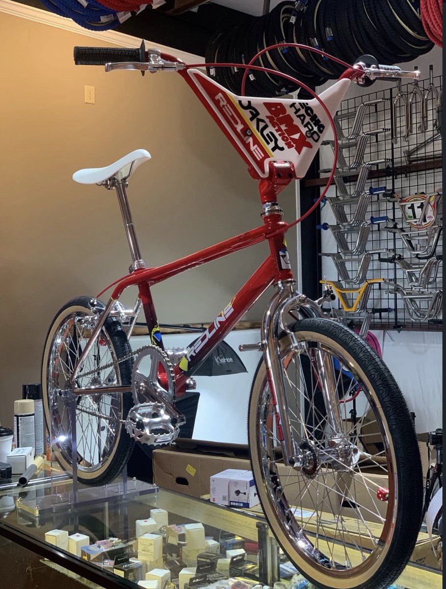 FATLIP_USA_LLC's tweet photo. The mid-'80s Redline RL-22 - that unmistakable Redline geometry, dressed in red and chrome. Sometimes, less really does hit harder.
Pure '80s BMX perfection. Available for purchase 🔥
#fatlipusa #redline #oldschoolbmx #bmxcollector #vintagebmx https://t.co/R0ZDF1kMa1