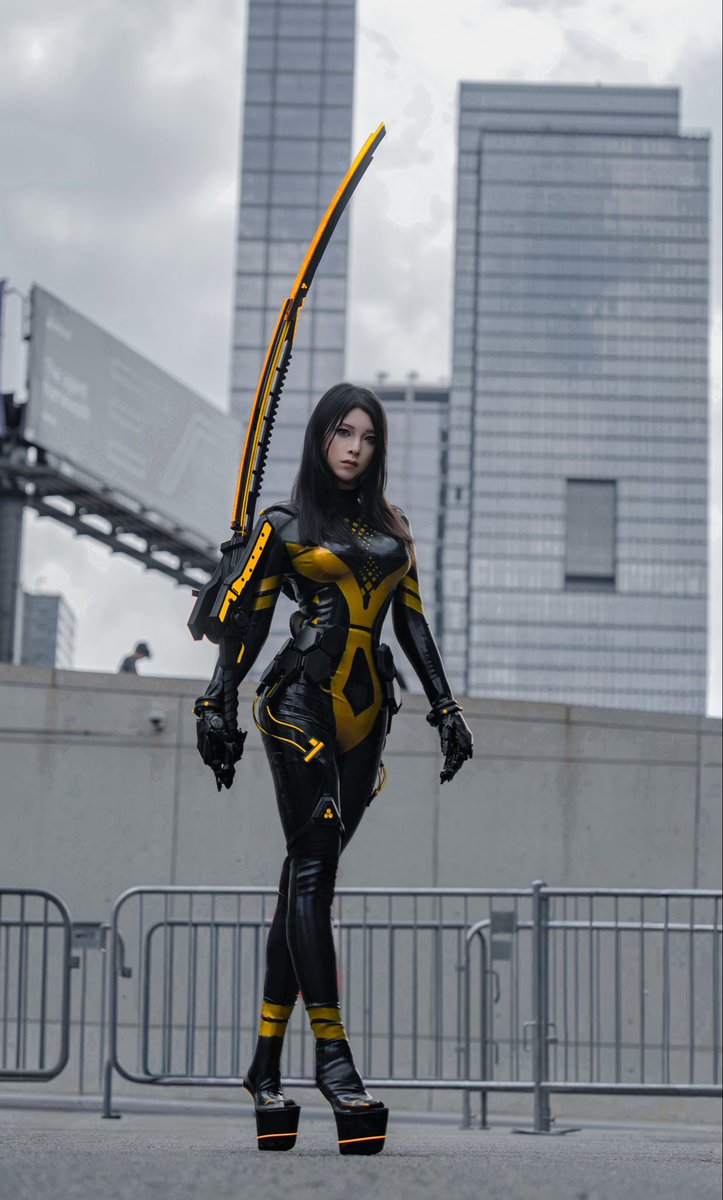 hhhhhuang8's tweet photo. For the 7th Airborne Squad, I will not fall. ⚔️

Tachy — Stellar Blade 🖤💛
📸 @allnewlaosepi 

#tachy #stellarblade #stellarbladecosplay #tachycosplay #cosplay #cosplayer #gamingcosplay #ps5 #shiftup #剑星 https://t.co/HM5rNgz0Q7