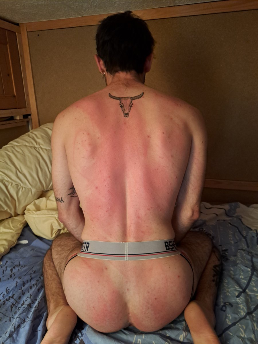 hotcriscoboy's tweet photo. Ma jeune pute à fist est revenu me voir, mais comme il s'était fait fister par un autre sans mon autorisation il a fallu que je le corrige avec ma ceinture... je crois qu'il a aimé ça... https://t.co/z0Kr4CfWAx
