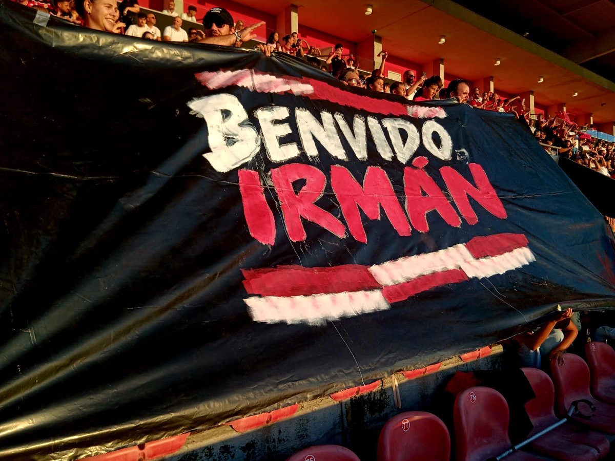 RCDeportivo's tweet photo. 🙌 Obrigado por nos receberem tão bem na vossa casa! @fcpenafiel ❤️🖤 https://t.co/ASCZDDO8w0