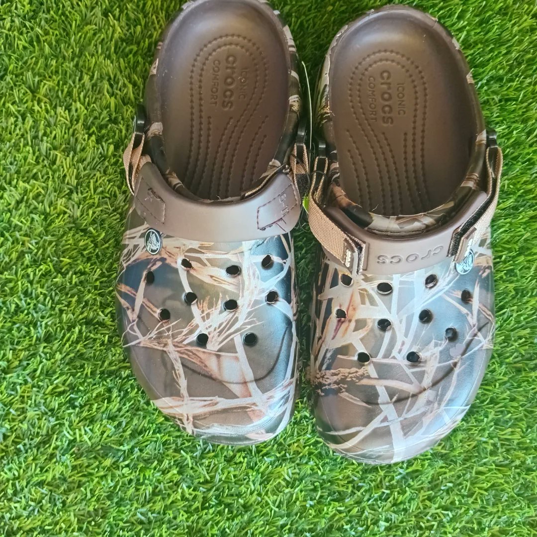 CallieFayavbrg's tweet photo. Size 41/42 — $2, 500 https://t.co/hsim6vuuVs