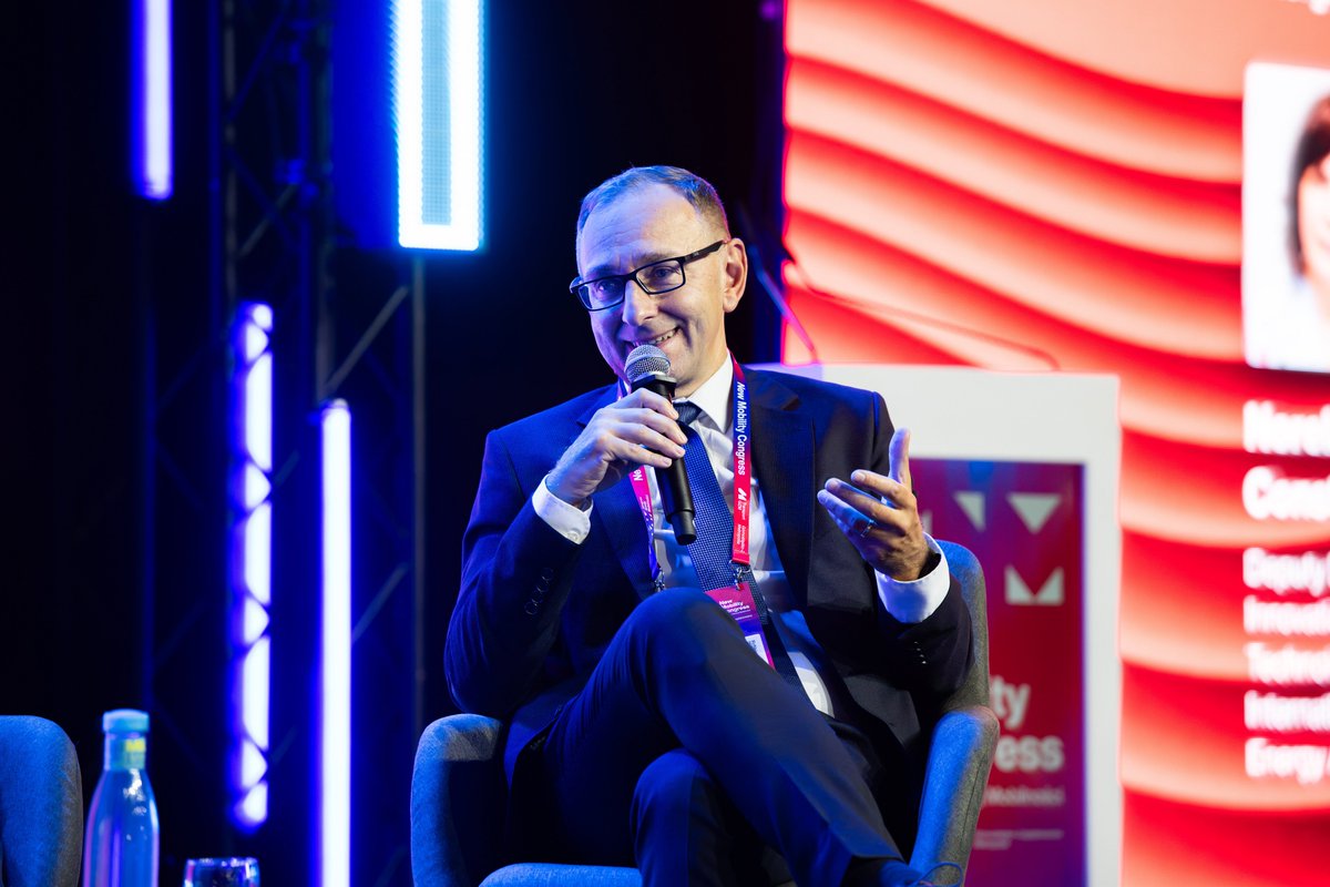Grupa_Enea's tweet photo. #KNM2026 był dla nas ważnym miejscem do rzeczowych rozmów nt. #RzetelnaEnergetyka. Kluczowa sprawa 👉 𝐬𝐭𝐚𝐛𝐢𝐥𝐧𝐲 𝐬𝐲𝐬𝐭𝐞𝐦, także w obliczu "czarnych łabędzi" ⚫🦢 pojawiających się na horyzoncie globalnej energetyki. Tak w skrócie możemy podsumować nasz głos podczas @newmobilitycon. Warto rozmawiać bez emocji, stawiając na fakty 🧐

Tak właśnie było podczas podczas paneli, w których wziął udział Rafał Soja, prezes #EneaTrading, oraz rozmów w #StrefaEnei. To były 3 dobre dni merytorycznych spotkań o tym, dlaczego tak istotne jest inwestowanie w zróżnicowany, nowoczesny miks energetyczny - taki, którzy zapewnia bezpieczeństwo energetyczne i stabilność sytemu. My to robimy, zgodnie ze #StrategiaEnei. Odpowiedzialna i sprawiedliwa #TransformacjaEnei dzieje się.

Dziękujemy, że byliście z nami w Katowicach!
Do zobaczenia! 👋 #EneaNaKonferencjach